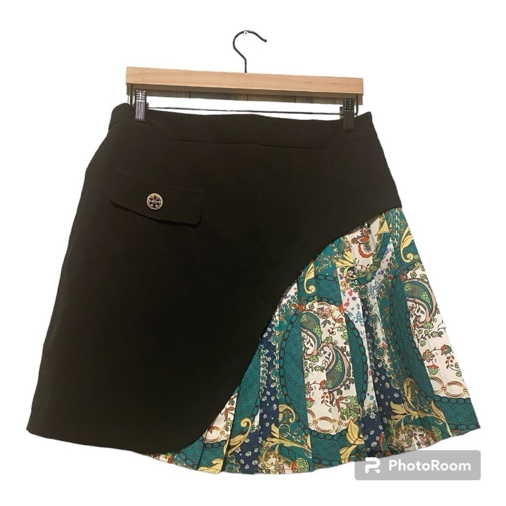 Women’s black and green design | pleaded zipper up skirt | Size XXL